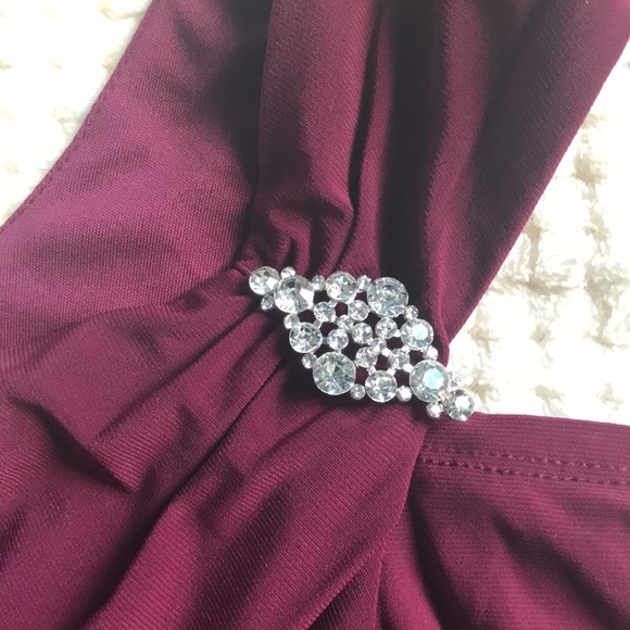 R&M Richards Merlot v- neck gown shoulder out Size 12 Brand New never worn - Picture 4 of 11